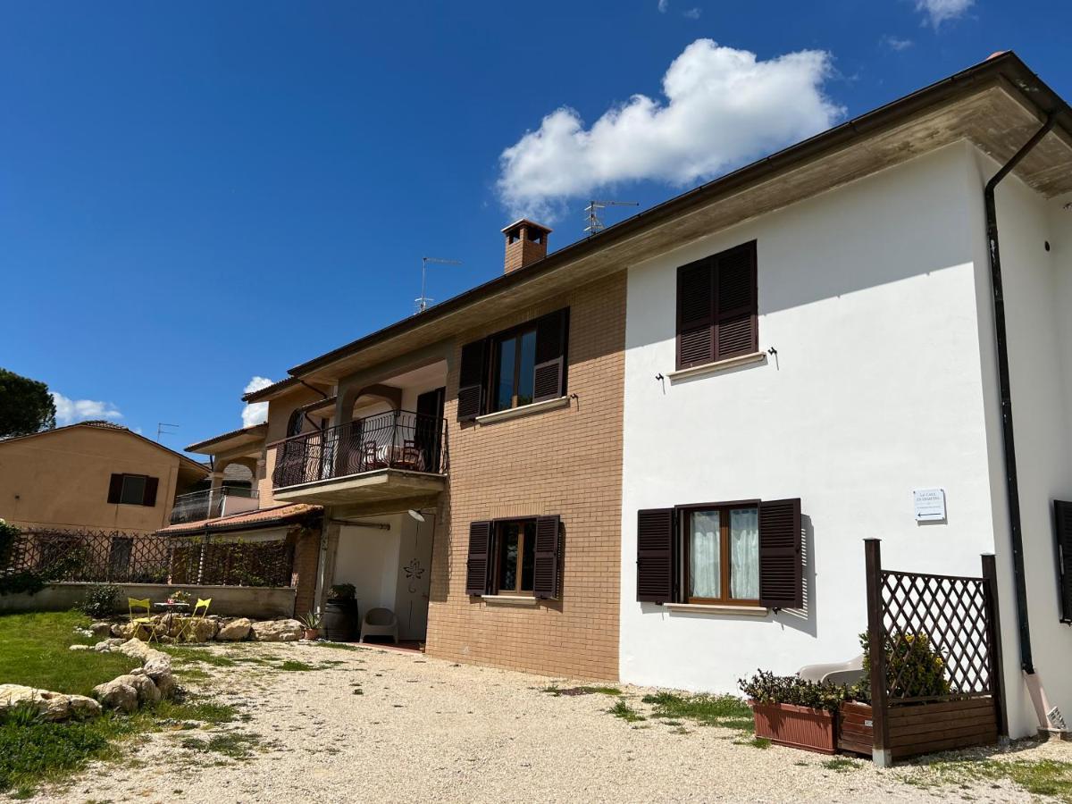 La Casa Di Demetra. Un Paradiso Tra Gli Olivi. Montecchio  Eksteriør billede